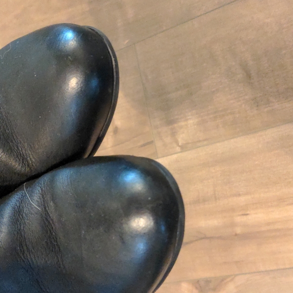 BCBG ankle boots size 7.5 - Picture 4 of 5